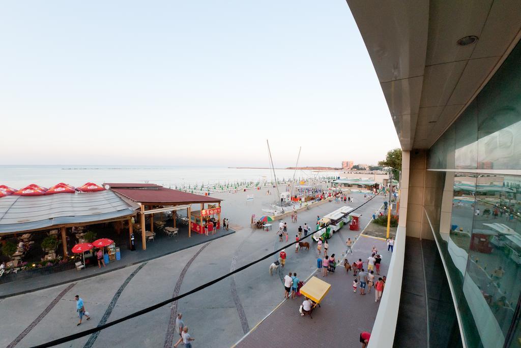 Complex Aristrocratos Mamaia Exterior foto